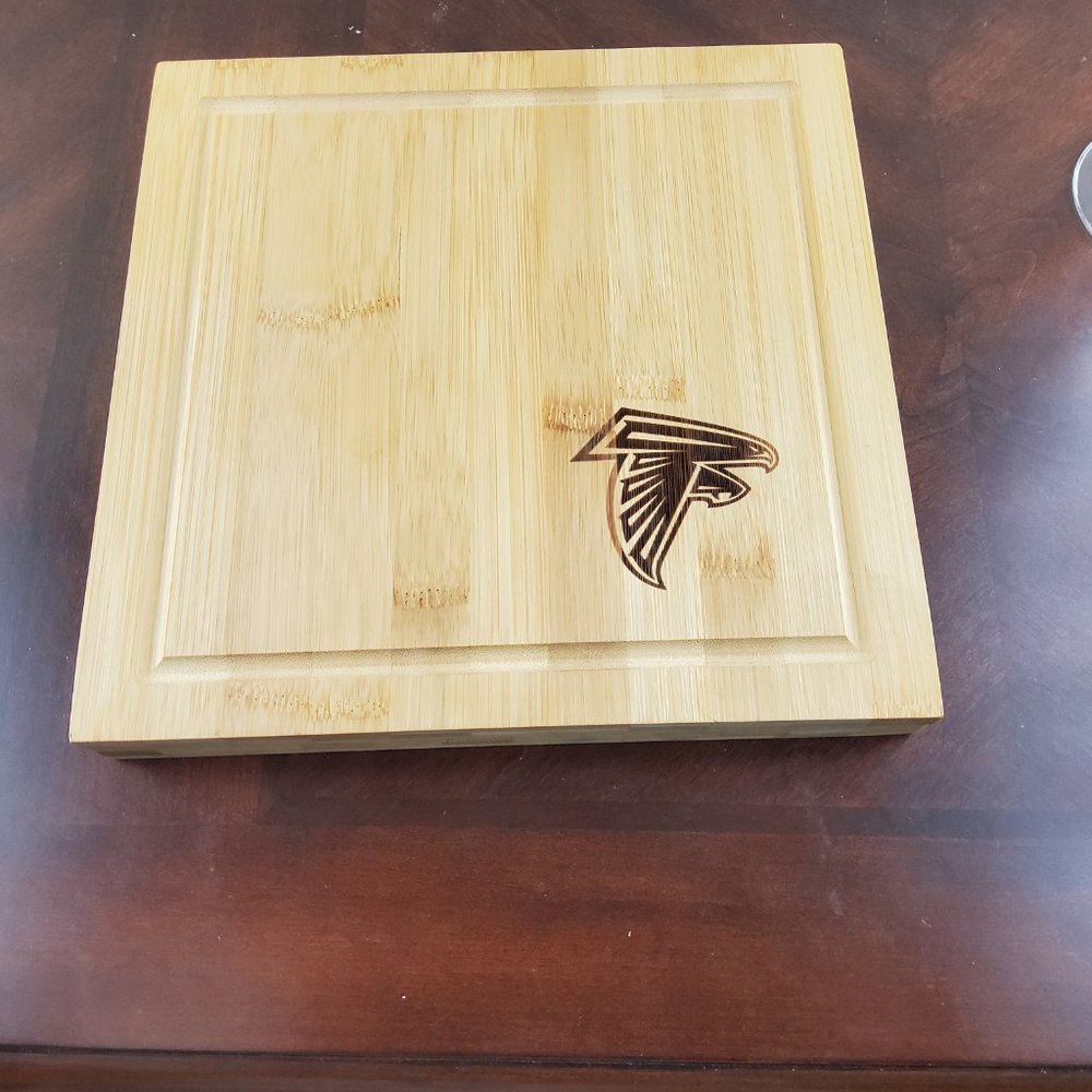 Atlanta Falcon Bamboo Cutting Board with Utensils